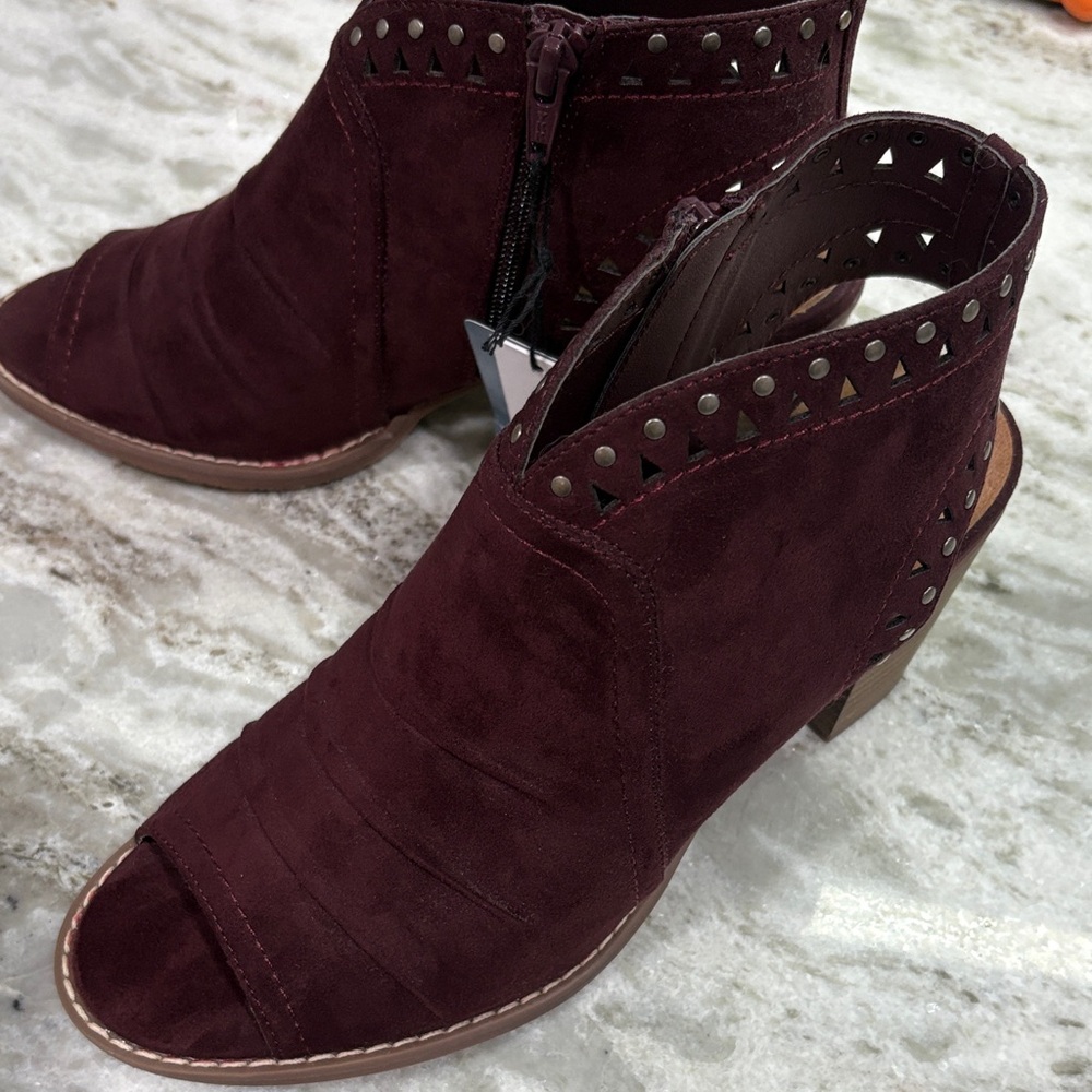 Sonoma Burgundy Ankle Booties